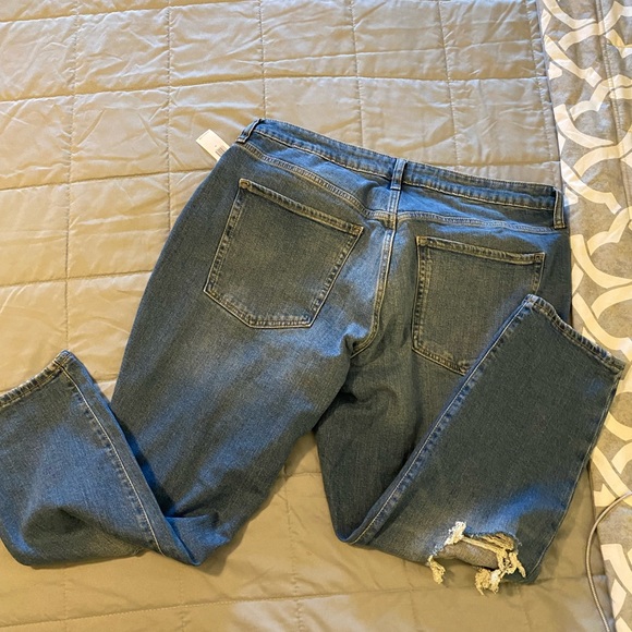 NWT Old Navy Higher High-Waisted O.G. Straight
Ripped Jeans - Picture 10 of 15